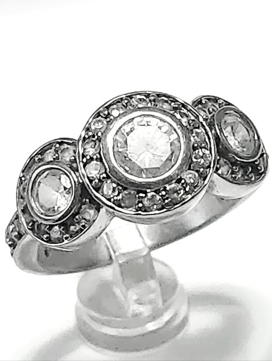 Jewelry - 1.00 ctw Silver Trinity Halo Bezel 3 stone Ring size 7